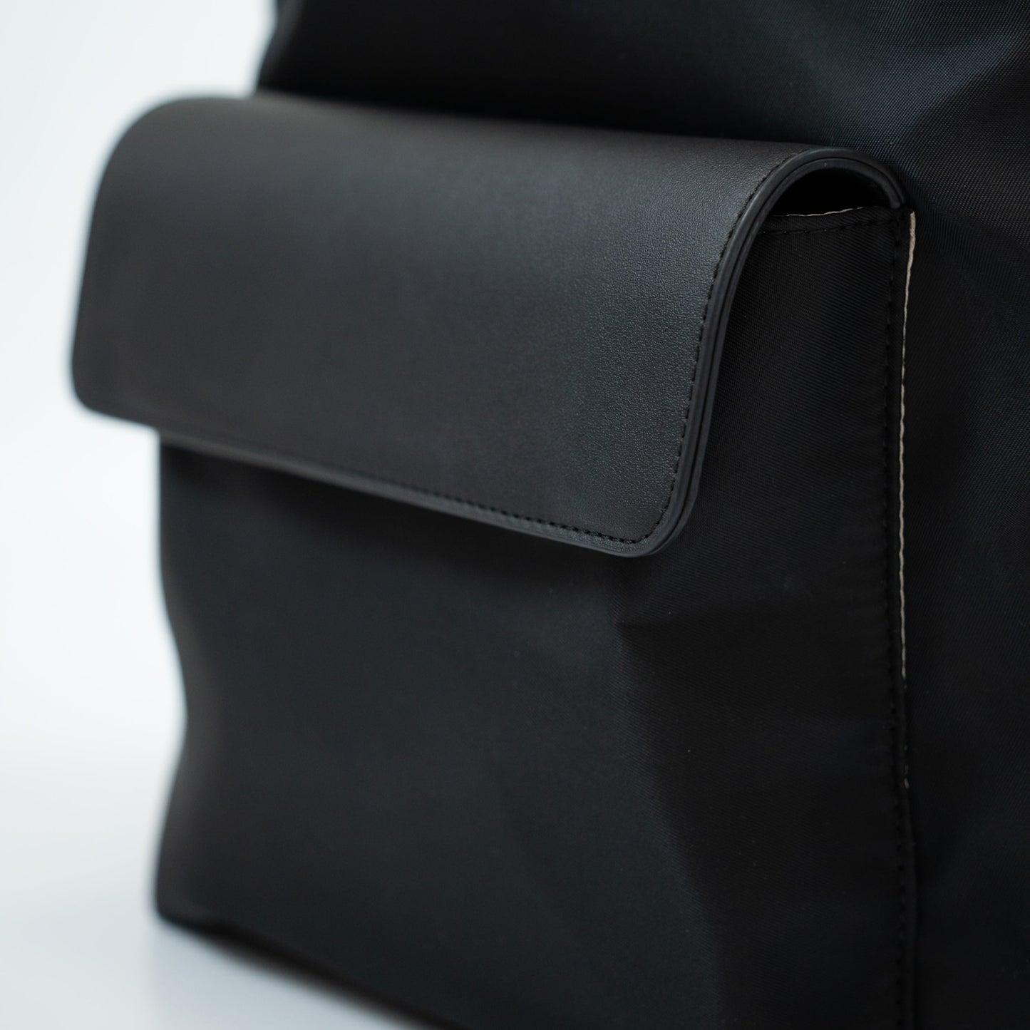 MIOREA Essential Backpack – Smart Utility Edition – “これ一つで、ママの一日が整う多機能リュック”