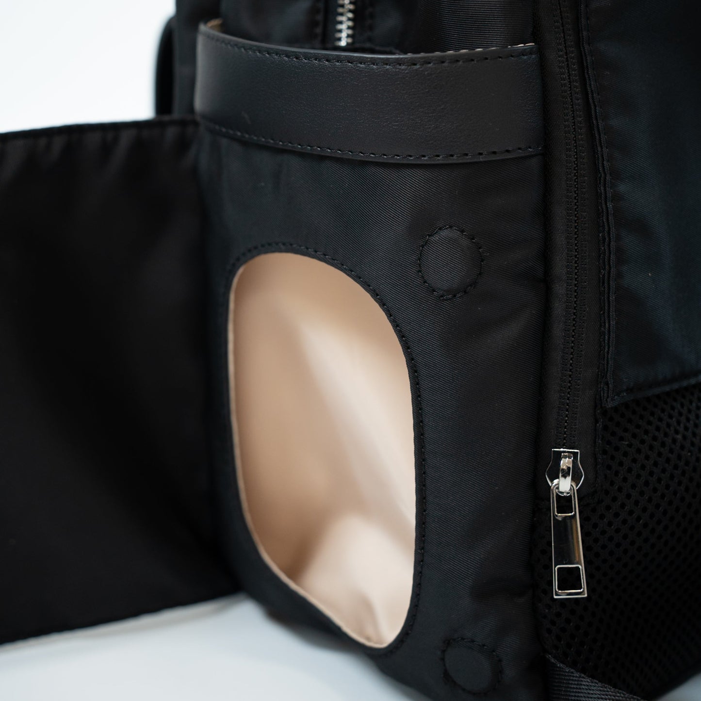 MIOREA Essential Backpack – Smart Utility Edition – “これ一つで、ママの一日が整う多機能リュック”